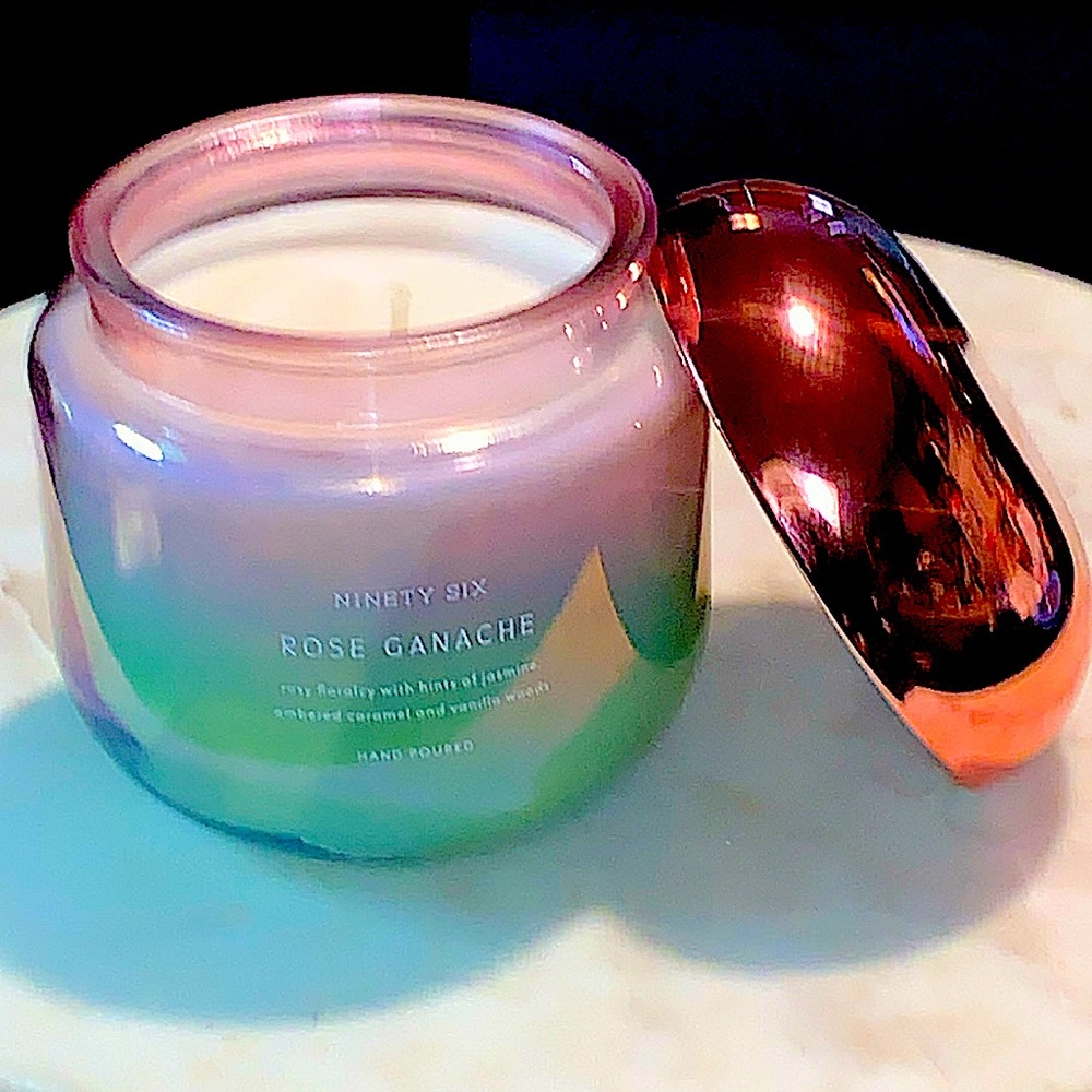 DW HOME CANDLE BLUSH RICHLY SCENTED NEW 13.8 oz NINETY SIX 1 WICK
